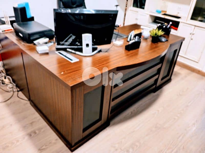 مكتب اداري فخم 1