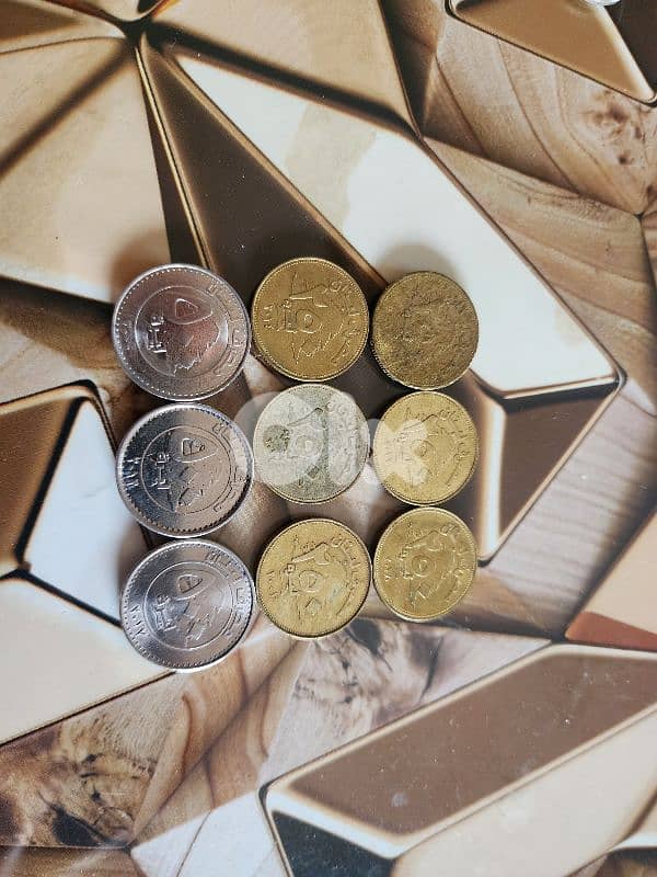 تشكيلة عملات من عدة دول بتواريخ مختلفة 6