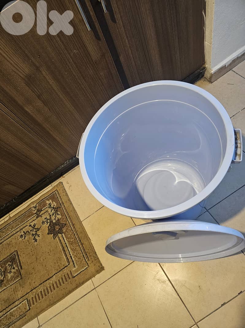 Poly time bucket 70 Lt. 2