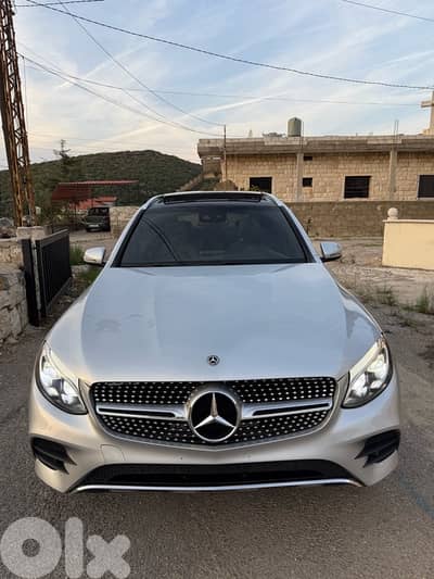 GLC 300 2018 ! 4matic ! Original AMG Package ! Clean Carfax !