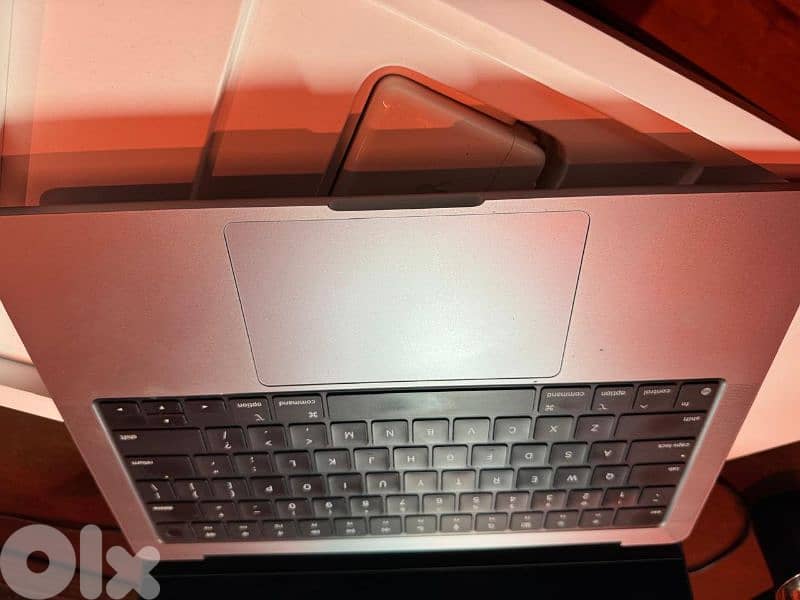 Apple MacBook Pro 14″ M1 Pro - 16 GB / 512 GB — Excellent Condition 4