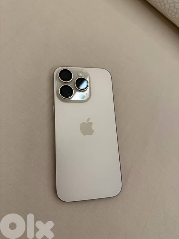 iphone 16 pro 256 gb no scartches . Desert Titanium color 5