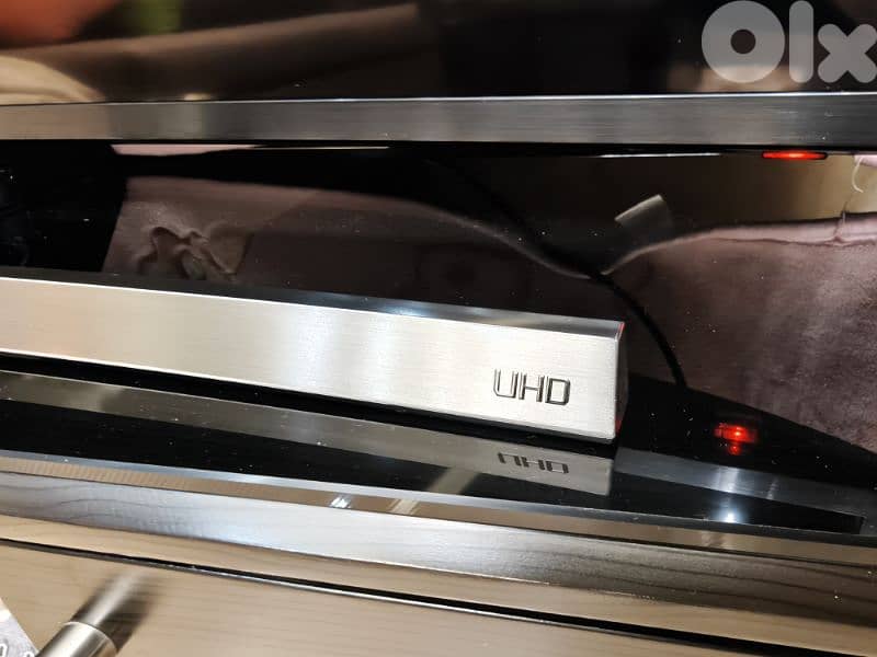 Samsung Curved UHD  TV. 48" 15