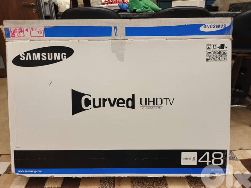 Samsung Curved UHD  TV. 48" 17