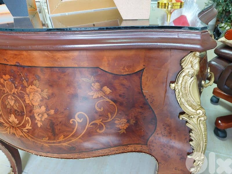 طاولة مكتب مع كرسي جلد - Office Table with Leather Chair 2