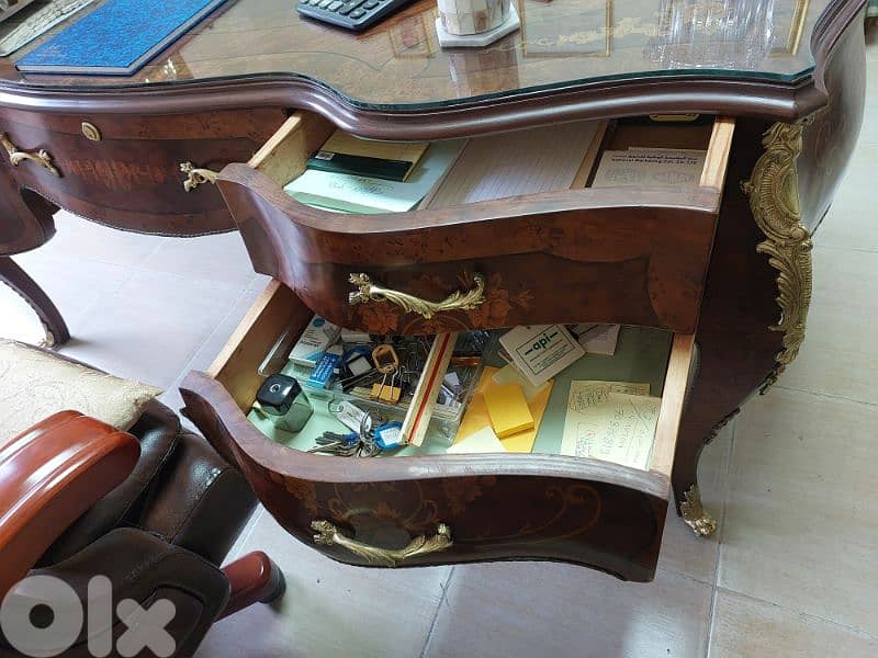 طاولة مكتب مع كرسي جلد - Office Table with Leather Chair 5