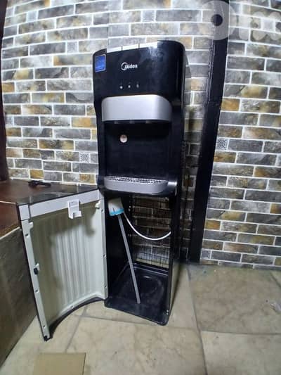 كولر مياه سوبر نضيف استعمل شهر