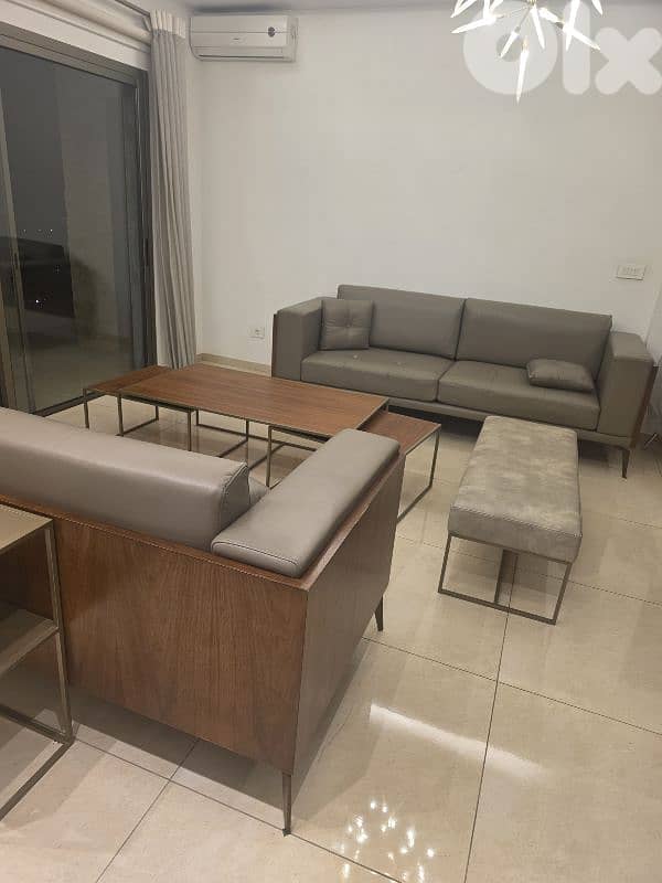 Full salon and dinning room 1