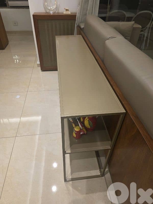 Full salon and dinning room 6