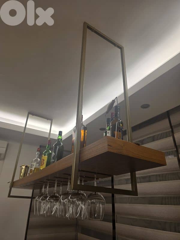 Full salon and dinning room 7