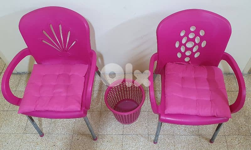 كرسي زهري عدد ٢ مع تكاية عدد ٢ و سلة  نضيف مرتبة بيروت  ٣٠ $  ٠٣٧٢٣٨٩٥ 5