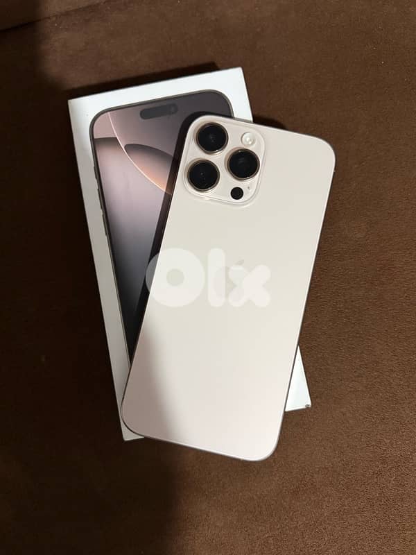 Iphone 16 pro max 256 gb like new 0