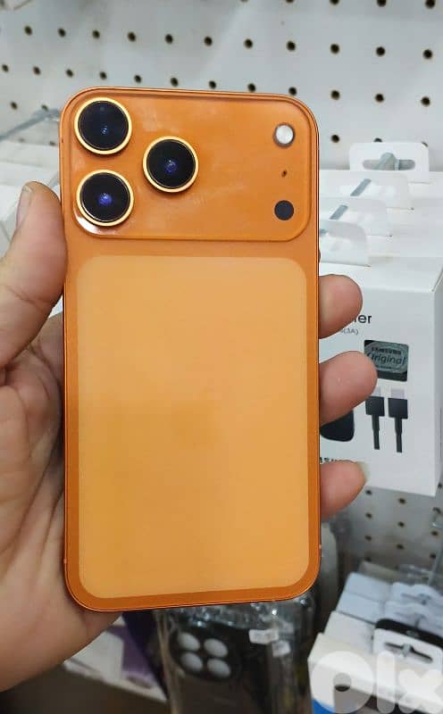 ايفون ١١ محول ١٧ برو 0