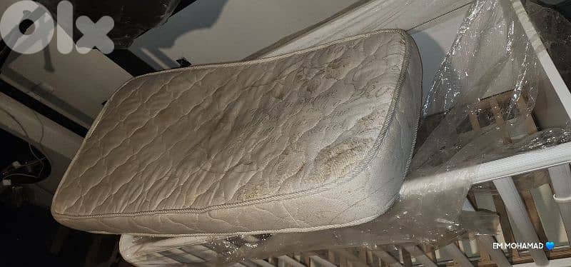 تخت طفل مع كوموند 4