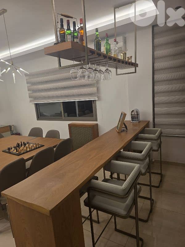 Full living salon and dining room 9