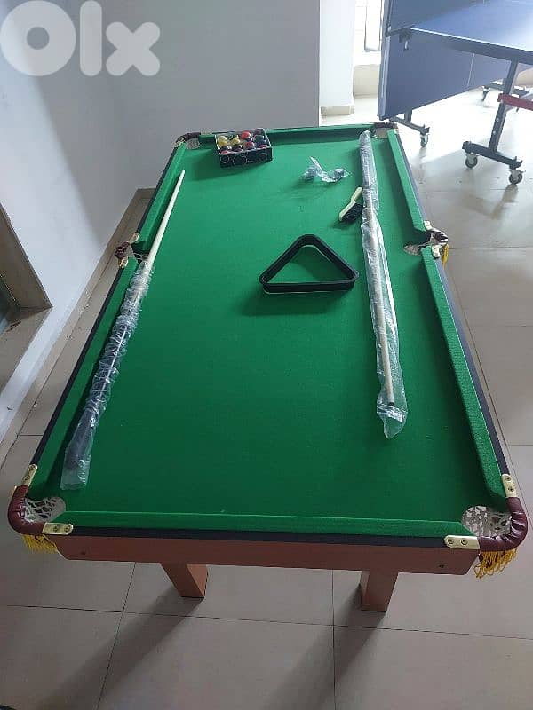 billiard table طاولة بيليارد 0