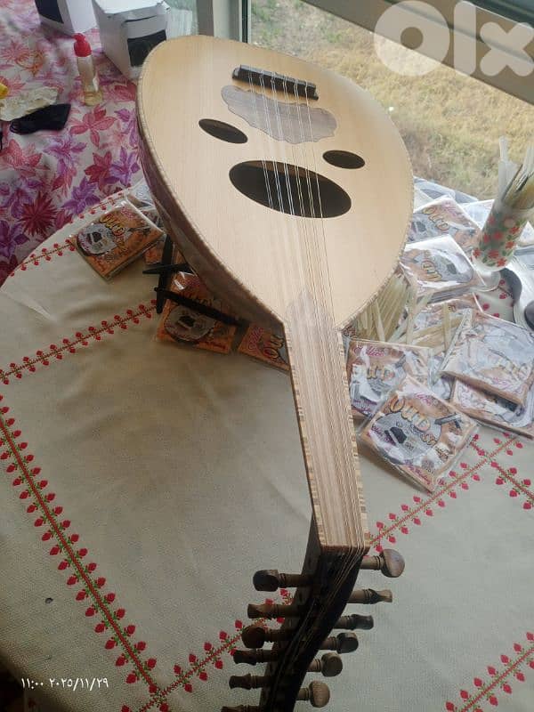 عود جديد مع حقيبة وريش بسعر 110$ فقط انتهز الفرصة 8