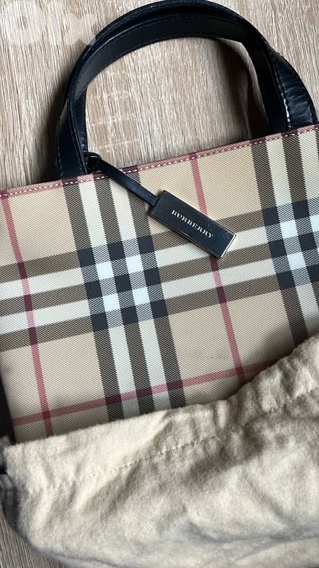MINI AUTHENTIC BURBERRY BAG 1