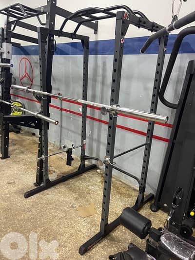 Cage new with landmine press good quality