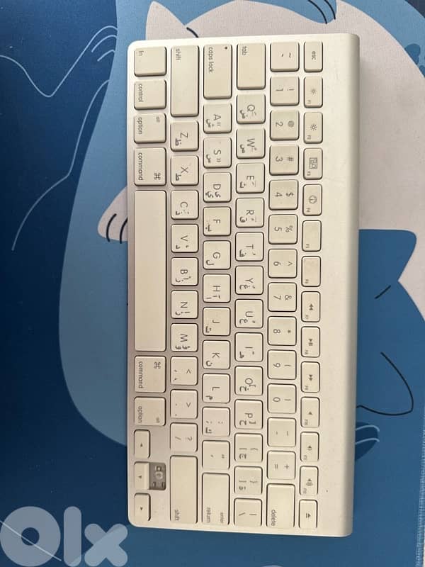 Good condition apple keyboard 0