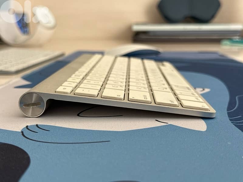 Good condition apple keyboard 1