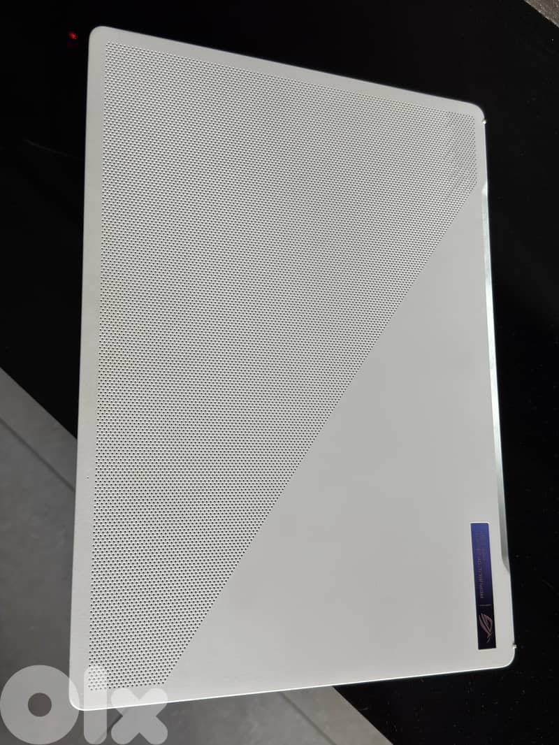 ASUS ROG Zephyrus G14– GA402 | Ryzen 9 • RX 6700S 2