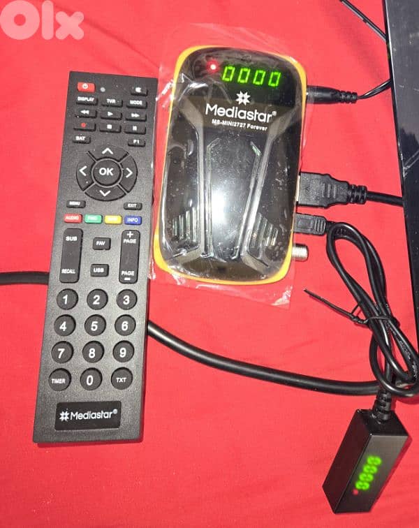 tv 32" in a good condition + iptv mediastar receiver + wall hanger. 5