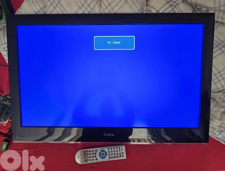 tv 32" in a good condition + iptv mediastar receiver + wall hanger. 6