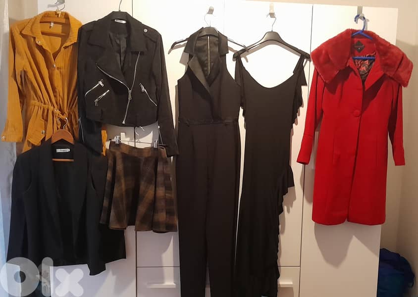 مجموعة من ملابس وأحذية وإكسسوارات نسائية 2