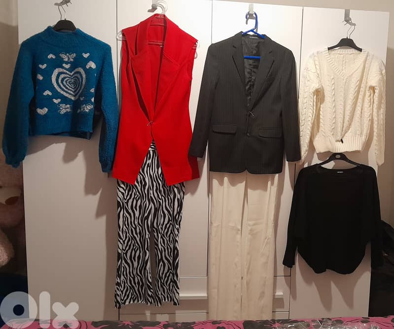 مجموعة من ملابس وأحذية وإكسسوارات نسائية 6