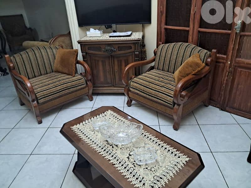 صالون وغرفة جلوس ولوحات 2