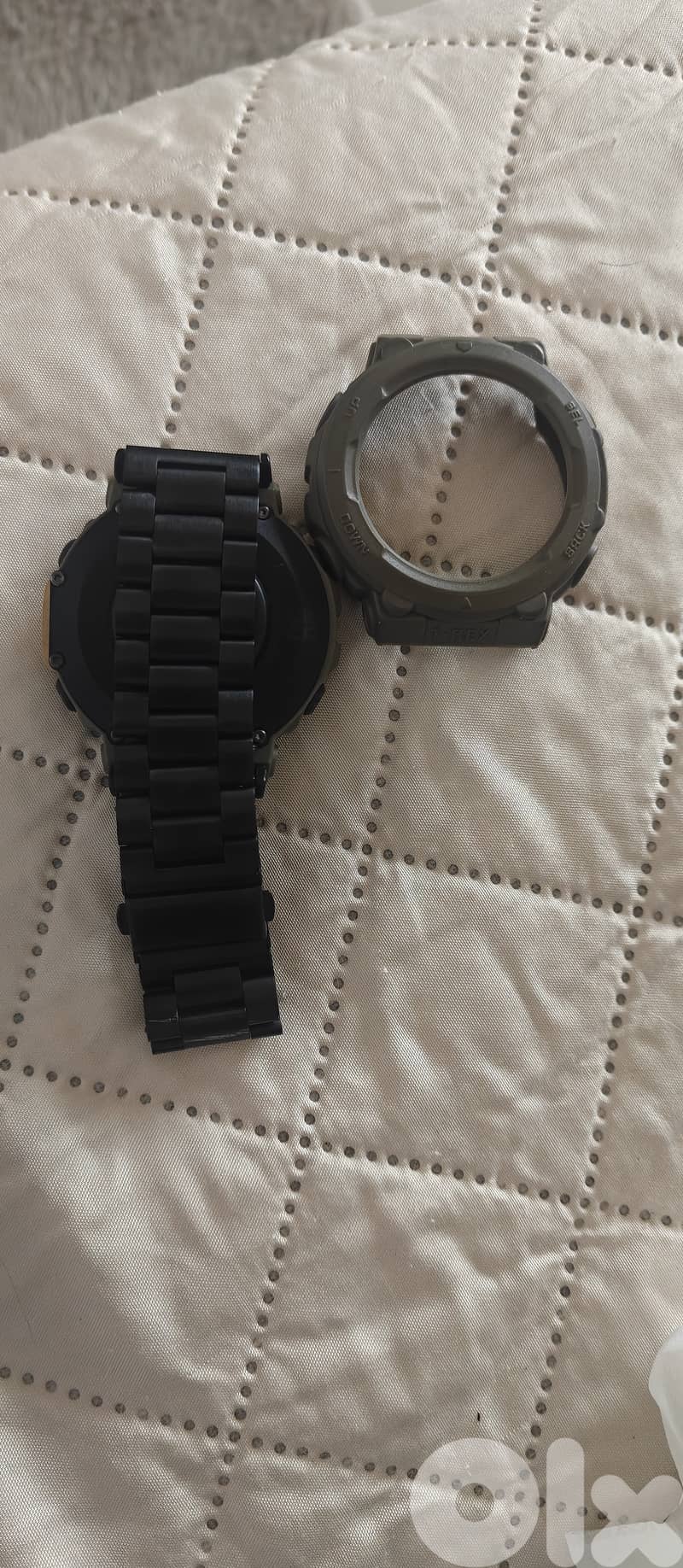 Barely used Amazfit TREX2 with extra rubber band and watch protection 1
