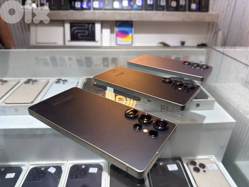 Samsung S25 Ultra 256Gb Like New: - Mint Condition 3