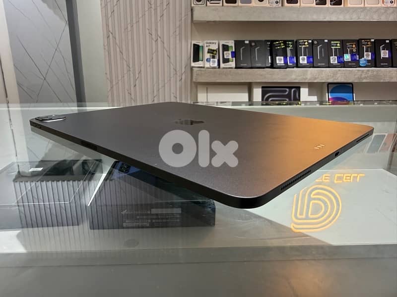 Apple iPad Pro (12.9) (4th Gen) 256Gb Like New: -Mint Condition 3