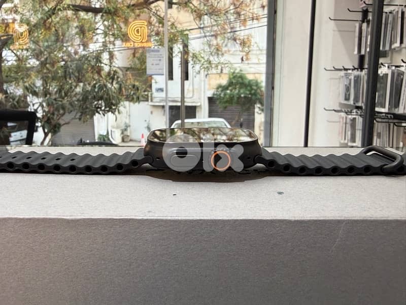 Apple Watch Ultra 1 Black Edition 49mm Very Clean Condition 1