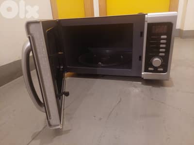 Microwave Kenwwod in good condition