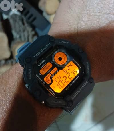 Original Moon watch from casio Water resist with warranty card ساعة