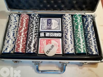 Poker Set in Aluminum Case,  300 Chips still sealed , 2 decks