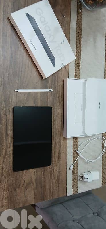 sumsung a9 plus tablet used like new ma 2elo sene السعر قابل للتفاوض 0
