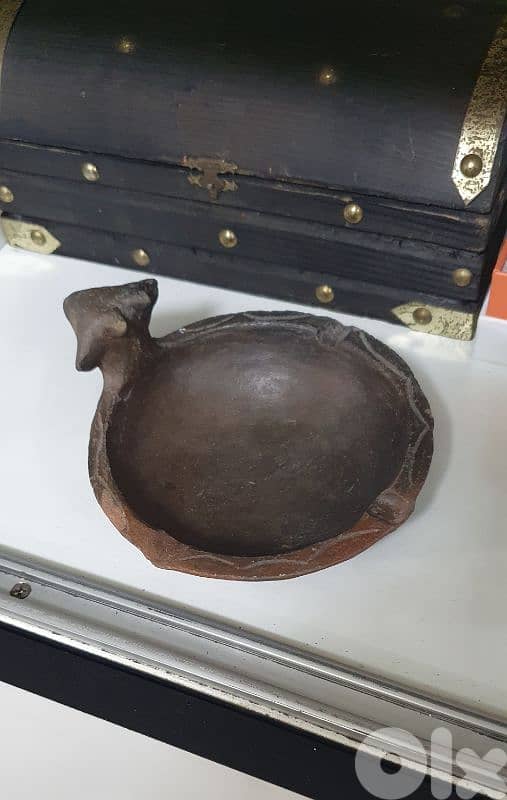 منفضة & فيل خشب ابانوس و نقط عاج شغل يدوي 4