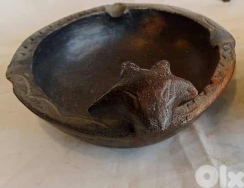 منفضة & فيل خشب ابانوس و نقط عاج شغل يدوي 5