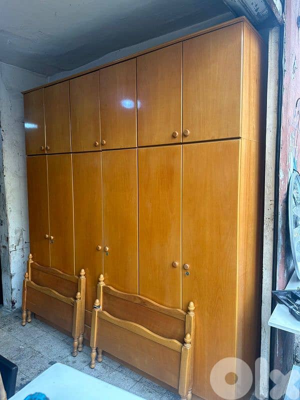 اوضة نوم سويدي تختين ملبسة قشر شبه جديدة مع فرشات 1