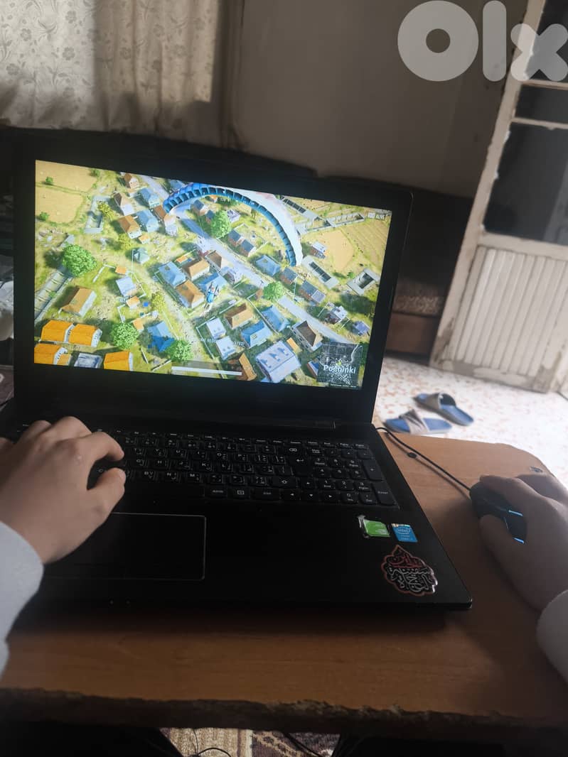 لأداء مثالي  NVDIA Geforce 4GB VRAM و CORE I7 و RAM 16 GB  و ssd 512 G 1