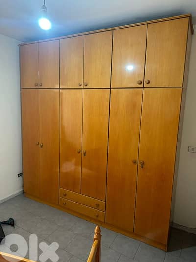 اوضة نوم سويدي طابقين تختين شبه جديدة مع فرشات