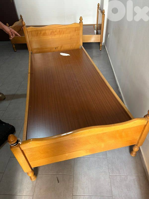 اوضة نوم سويدي طابقين تختين شبه جديدة مع فرشات 7