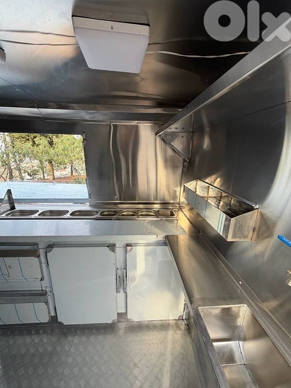 Fully Equipped Food Truck for Sale – Brand New Condition 7