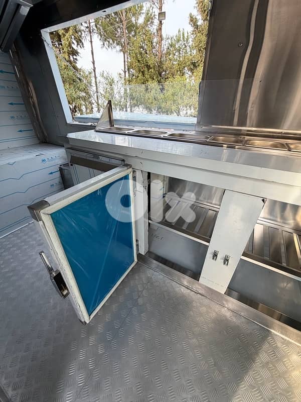 Fully Equipped Food Truck for Sale – Brand New Condition 13