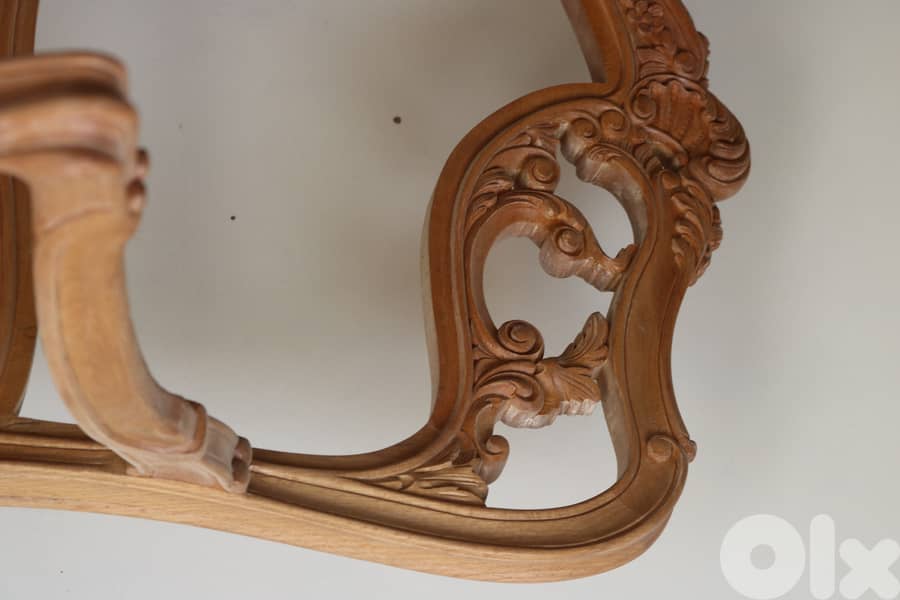 High-Quality Wooden Furniture for Sale – Hand-Crafted & Well-Maintaine 3