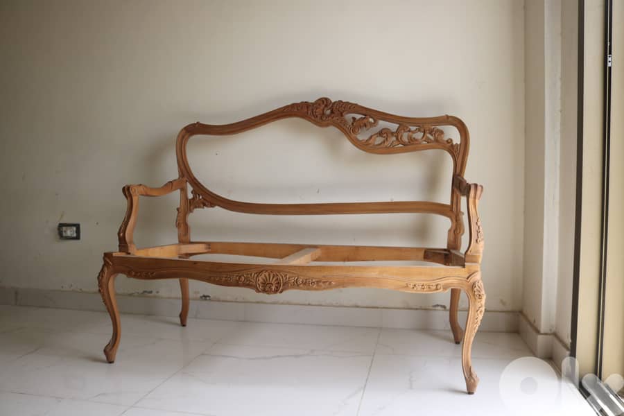 High-Quality Wooden Furniture for Sale – Hand-Crafted & Well-Maintaine 5