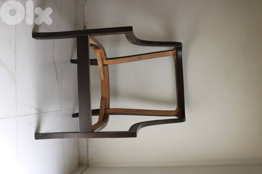 High-Quality Wooden Furniture for Sale – Hand-Crafted & Well-Maintaine 8